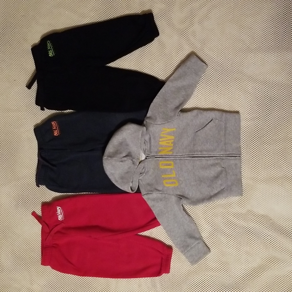 Old navy bundle/lot joggers and sweater